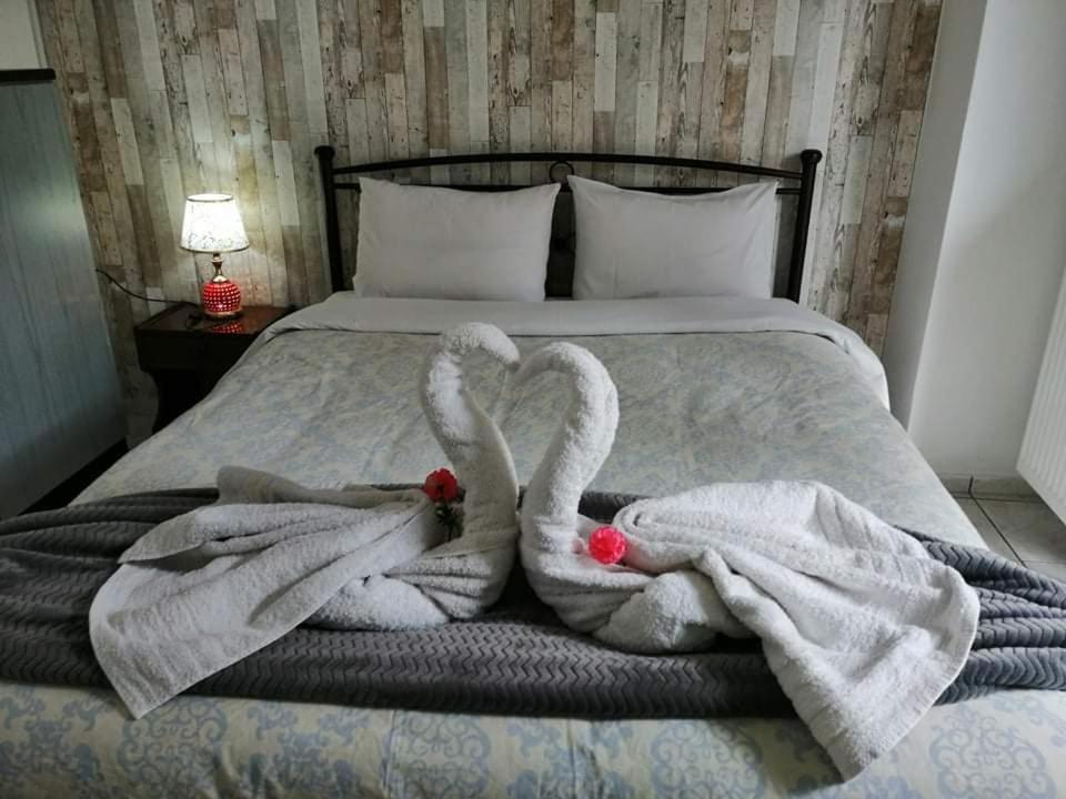 Mara'S Apartments ซิโลกาสโตร ภายนอก รูปภาพ