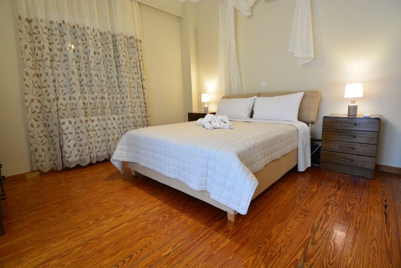 Mara'S Apartments ซิโลกาสโตร ภายนอก รูปภาพ
